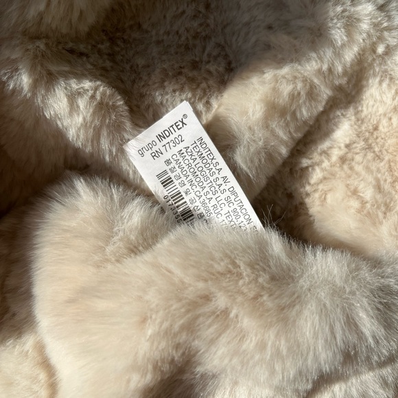 Zara toddler girls reversible faux fur vest - Picture 5 of 7